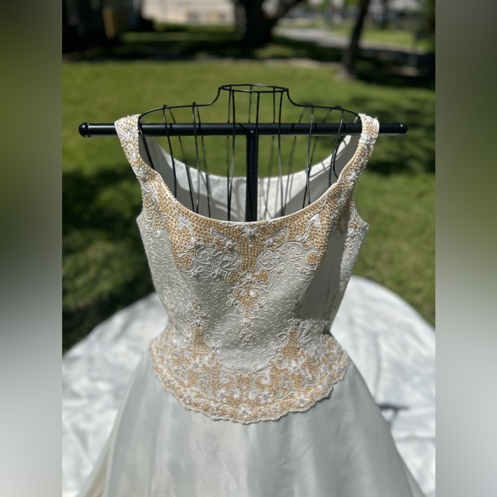 Wedding gown, preloved - Picture 11 of 15